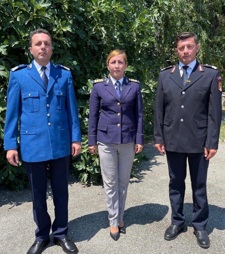 Rămași orfani la o vârstă fragedă, și-au promis că vor rămâne uniți și vor îmbrăca toți haina militară