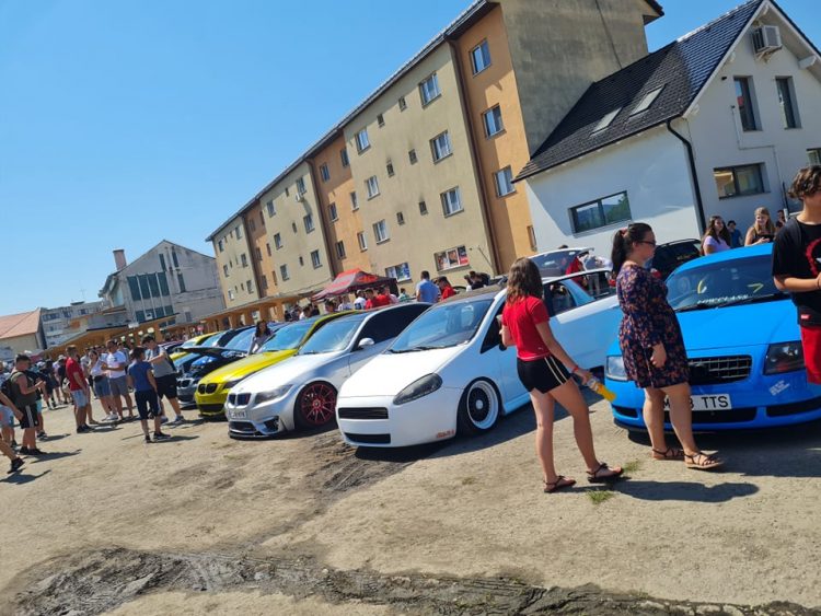 Tuning fest la Seini