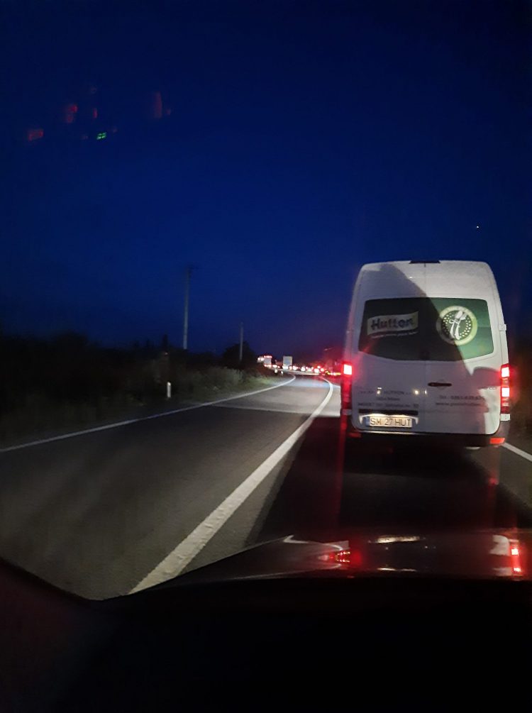 Accident la intrare în Satulung. Circulația blocată zeci de minute – FOTO