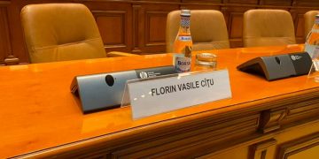 Ăștia nu se lasă până nu ne văd pe toți în curul gol!