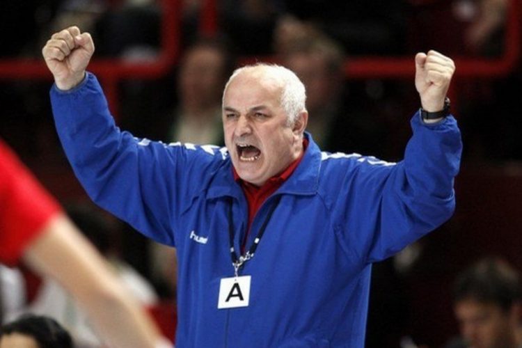 Maestrul bădăran! Tadici și-a înjurat elevele ca la ușa cortului!