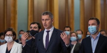 Joc la două capete! În vreme ce critică PSD, eșalonul doi din USR PLUS rămâne în posturi!