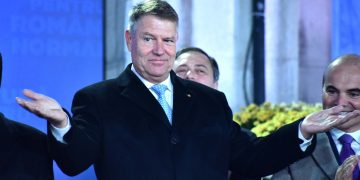 Ochiul specialistului: Iohannis e fals, crud, primitiv, avar…
