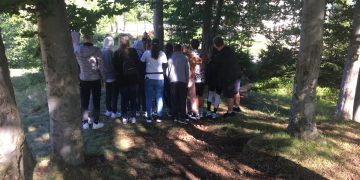 „Un pas spre viitor”, tineri din Maramureș, Bistrița și București, în tabără la Şuior