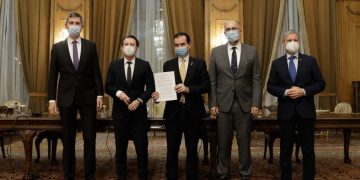 Coaliția a eșuat! USR PLUS nu mai stă în barca puterii cu Vasilică Câțu cârmaci!