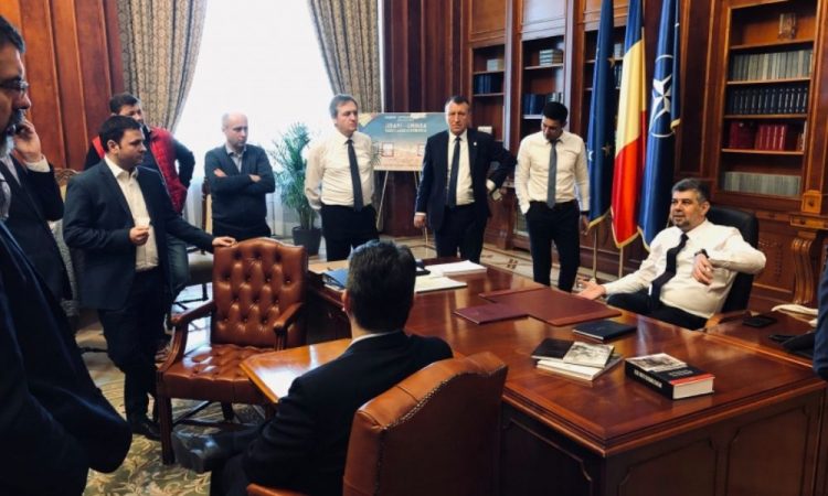 Dracu’ să-i mai înțeleagă! Parlamentarii PSD pot să  nu participe la citirea moțiunii împotriva lui Cîțu!