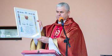 Papa Francisc l-a numit episcop auxiliar în dieceza de Iași pe pr. Petru Sescu