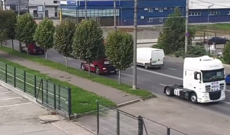 Transportatorii din Maramureş protestează pe DN 1C – video