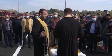 Un pod a fost inaugurat la ambele capete! Păcat că n-a mai fost un partid și la mijlocul lui!
